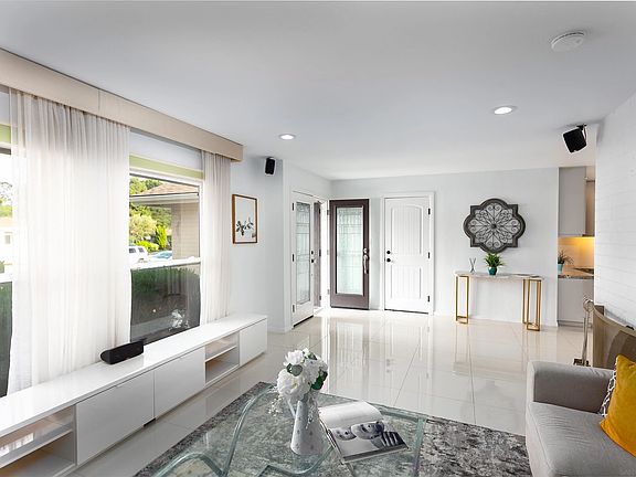 5th image of 6427 Salizar Ct