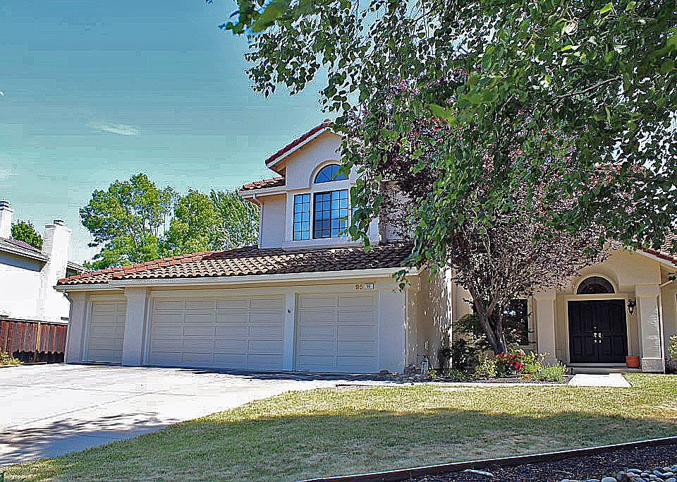 1st image of 95 Country Hills Ct