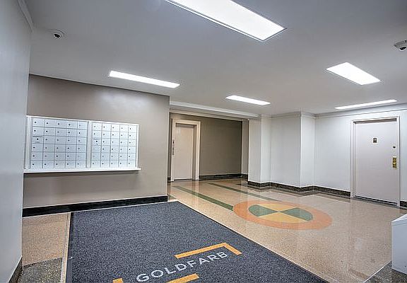 5th image of 930 Sheridan Ave APT 3K
