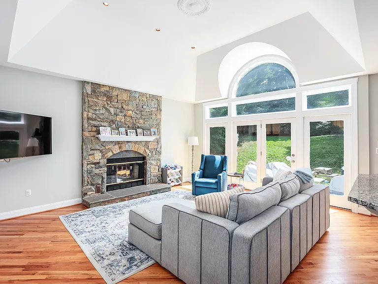 9304 Wildoak Dr — Photo 12
