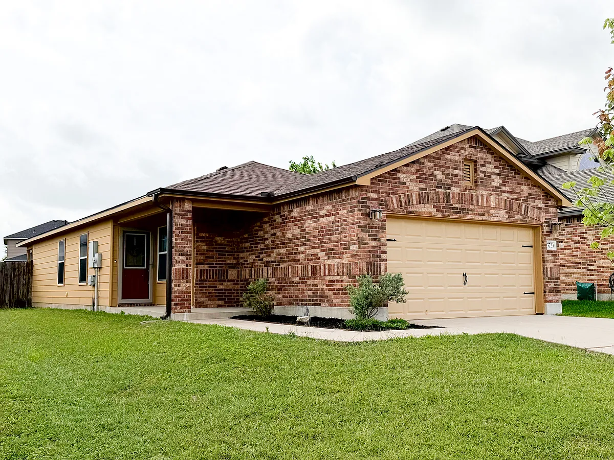 Building Photo - 5723 Huntington Dr