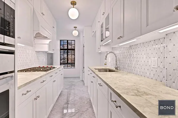 Sold by Bond New York | media 1
