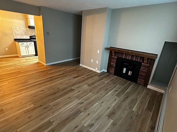 4th image of 517 Hawley St #2