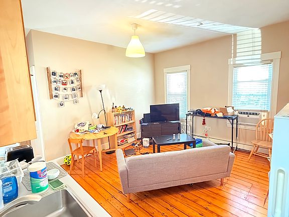 2nd image of 40 Springfield St #R