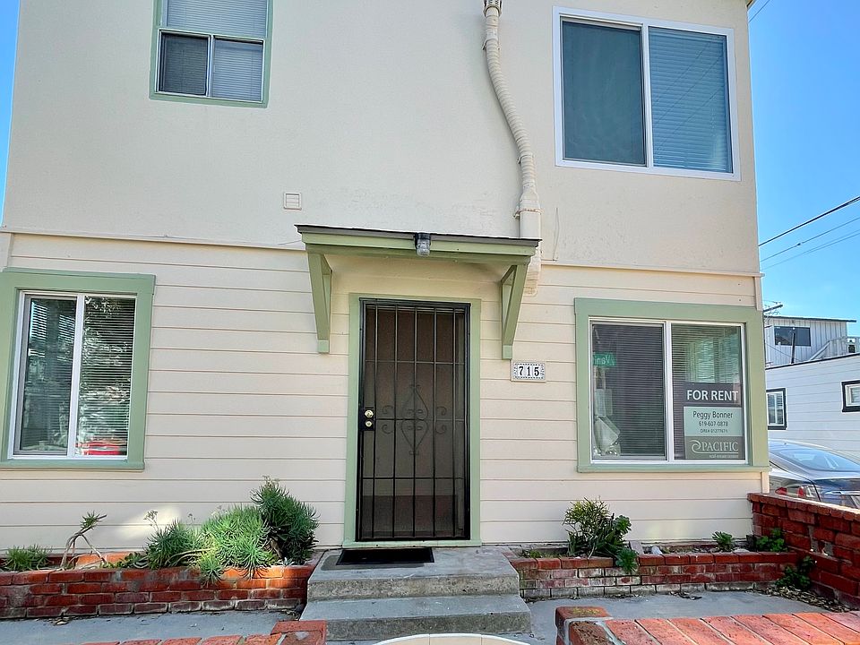 1st image of 715 Vanitie Ct