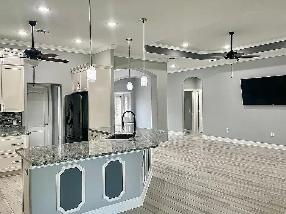 6925 Sea Trout Cir