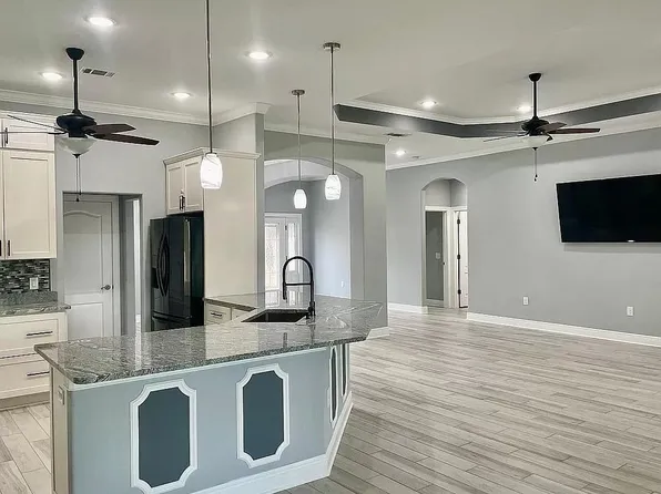 6925 Sea Trout Cir, Navarre, FL 32566