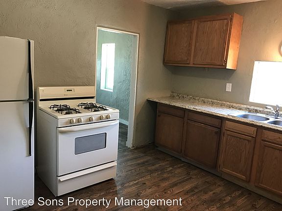 2nd image of 201 Alcazar St NE APT 1