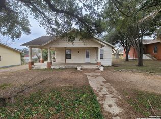207 W Viggie St, HEBBRONVILLE, TX 78361