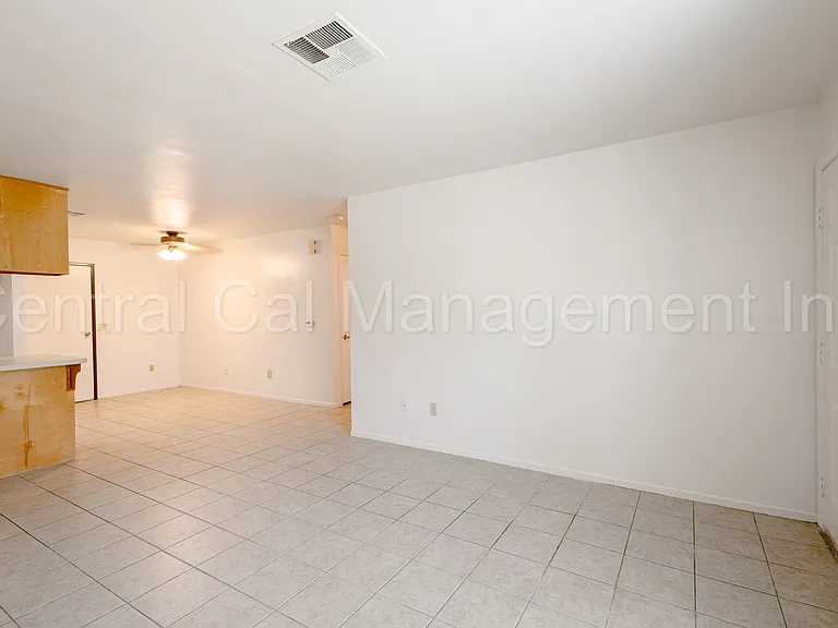 4201 Kilterbury Ln — Photo 4