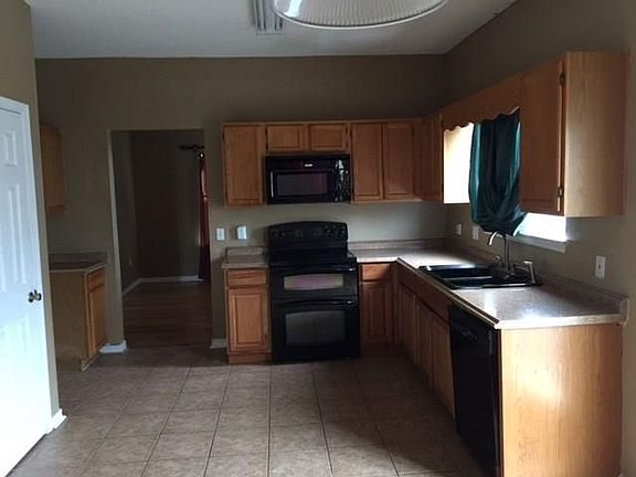 4th image of 1601 English Colony Dr