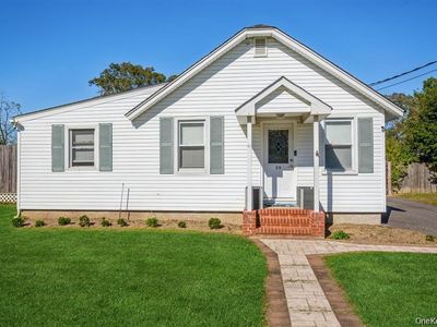 29 Robert Street, Patchogue, NY, 11772