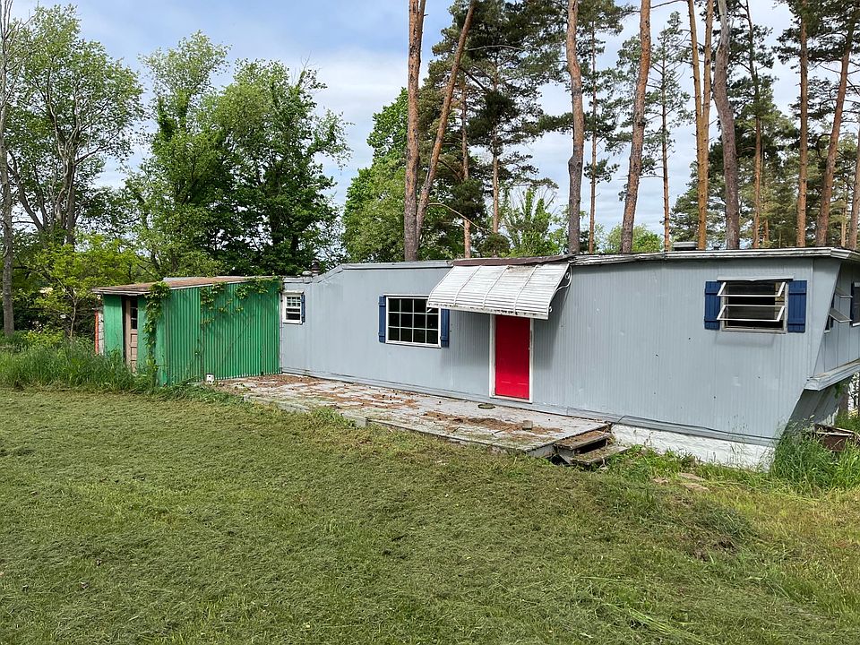 2nd image of 109 N Fir Dr #109