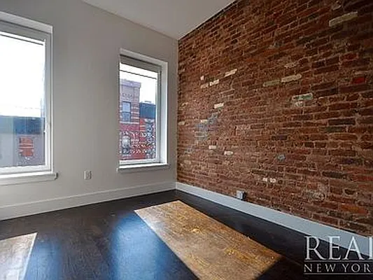 Rented by REAL New York | media 18