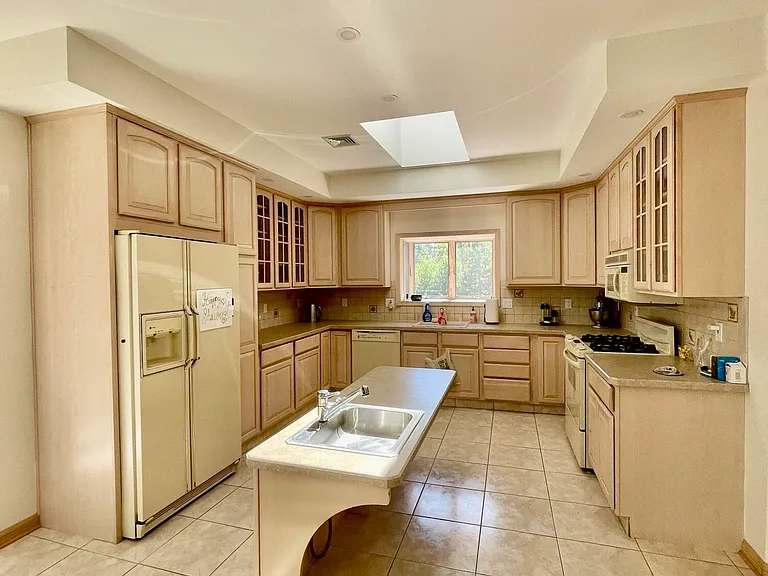 415 Windermere Ave — Photo 6
