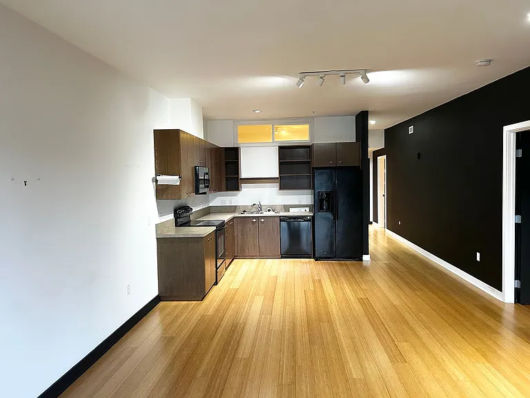 3970 N Interstate Ave #404 — Photo 3