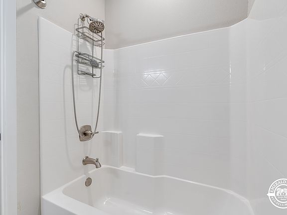 3rd image of 38 Lee Ln