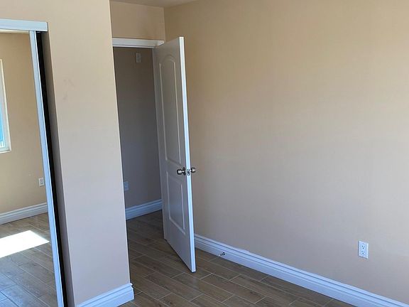 5th image of 2854 Ardmore Ave #A