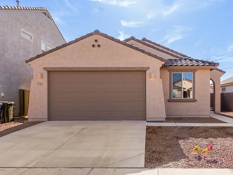 7143 W Coles Rd — Photo 2