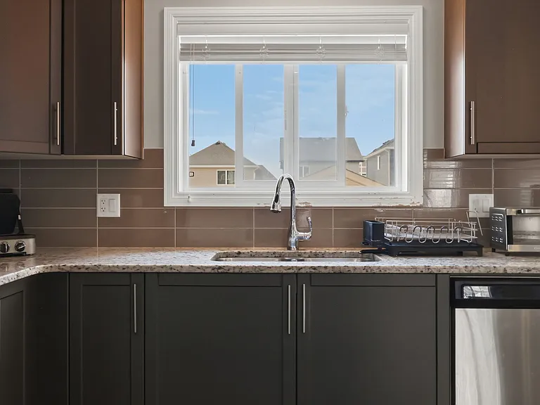 15 Nolanfield Hts NW — Photo 4