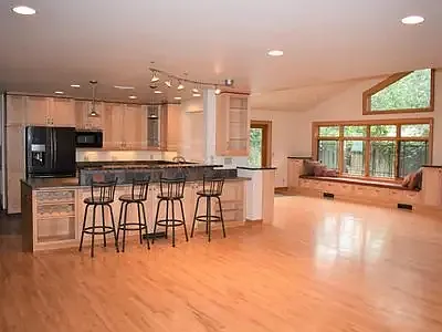 226 Benton Ave — Photo 10