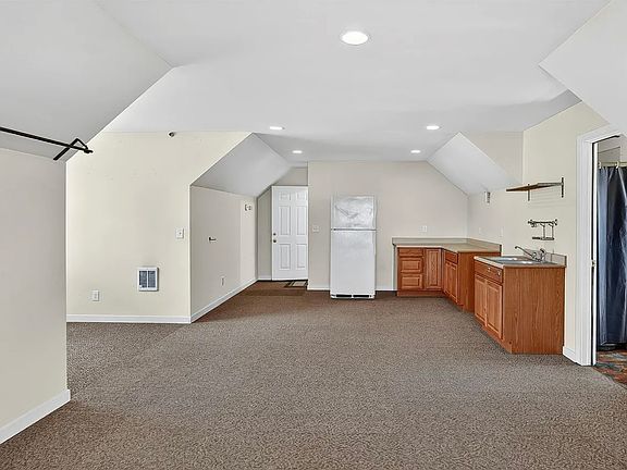 5th image of 1127 W Fairview Ave #2