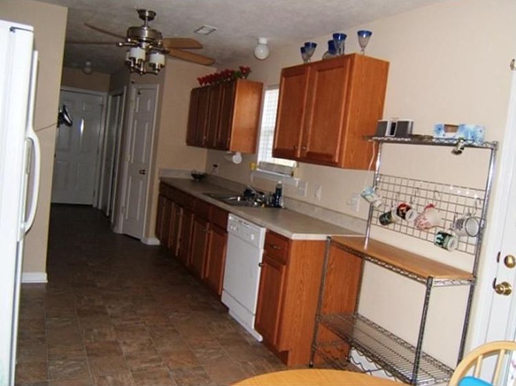 Large kitchen. Plenty of storage!!