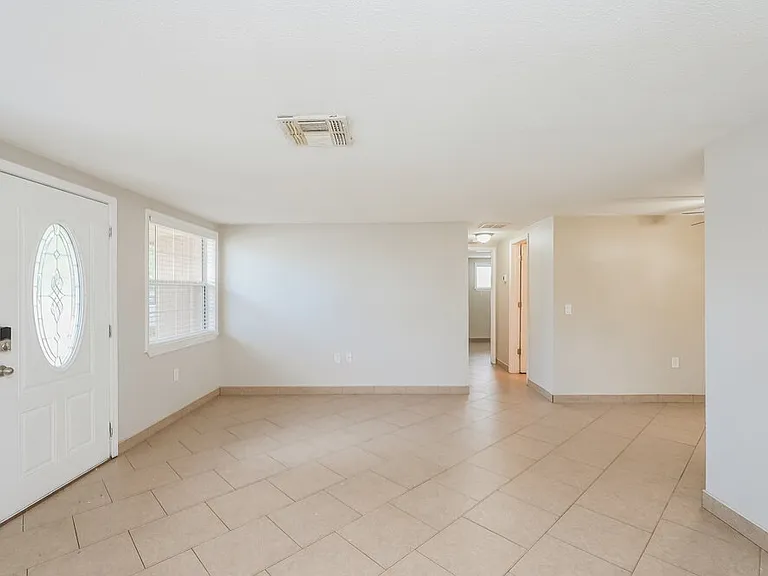 6024 Boxwood Dr — Photo 4