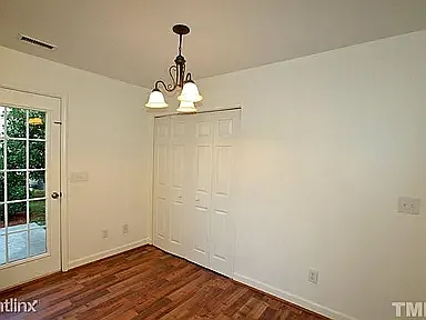 3 bed, 1150 sqft, $1,800 — Photo 2