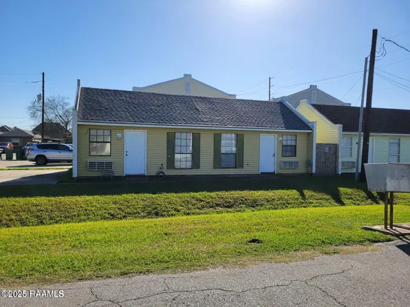 102 Briarcliff Dr, Youngsville, LA 70592