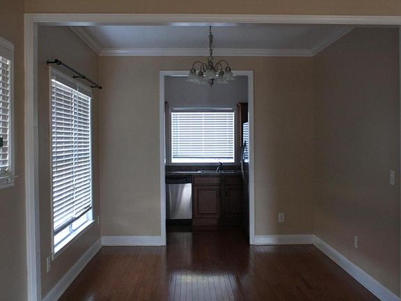 4th image of 8 Charleston Ct #8