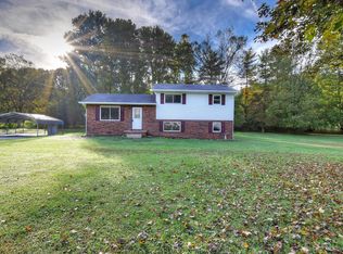 126 Creek Bank Rd, Elizabethton, TN 37643