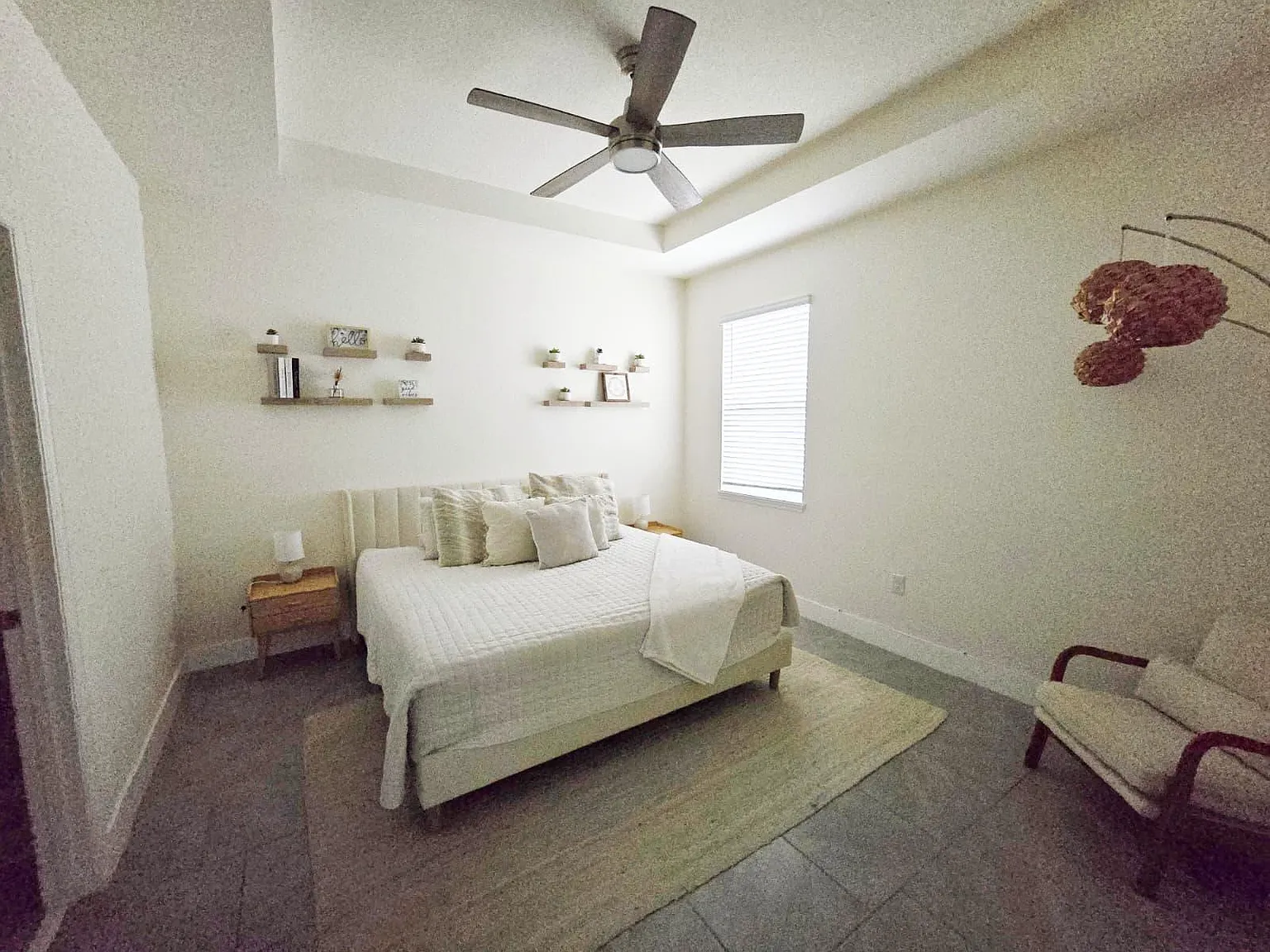 1 bed, 1.0 bath, 550 sqft, $1,819 — Photo 2