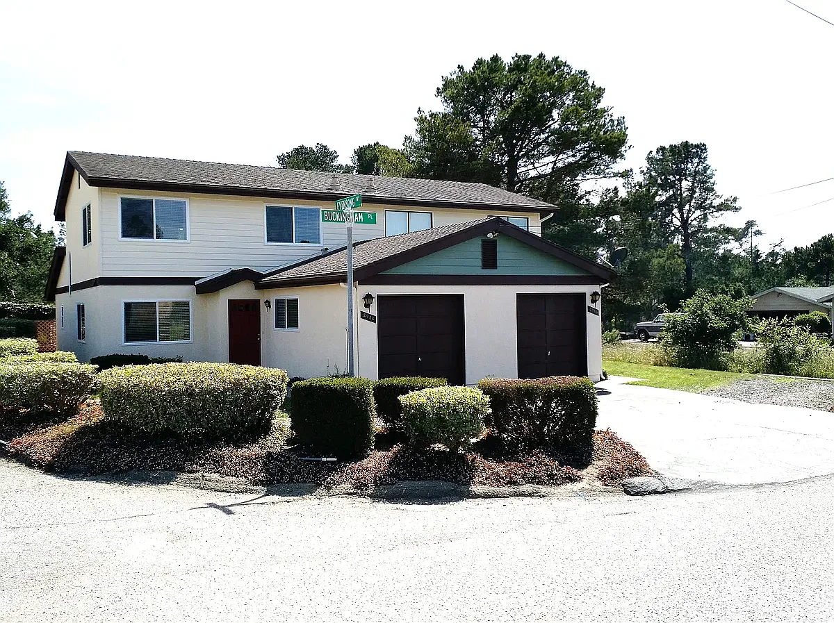 3 bed, 2.5 bath, $3,300 — Photo 2
