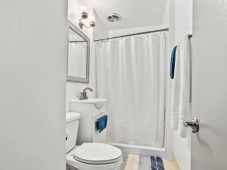 2411 Blossom St #3 — Photo 7