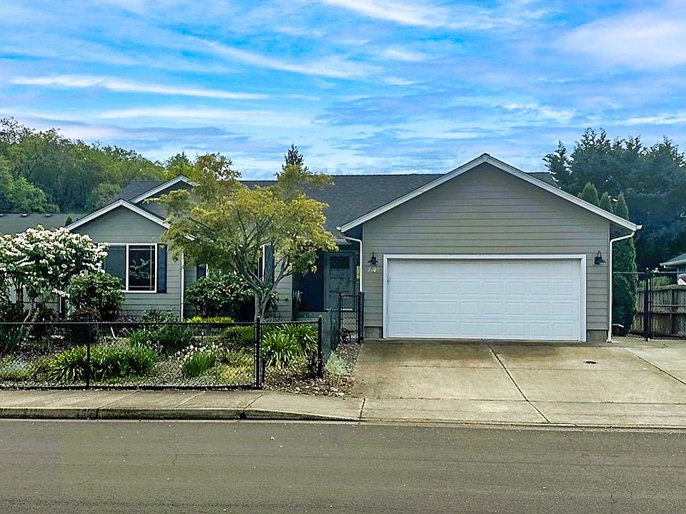 1st image of 2409 SE Chinaberry Ave