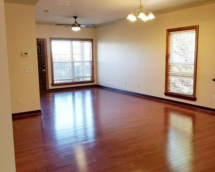3516 Walnut Grove Ln NE — Photo 4