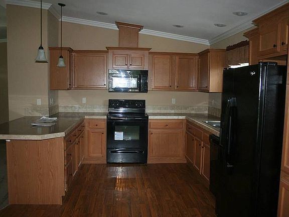 5th image of 3475 Forest Dr