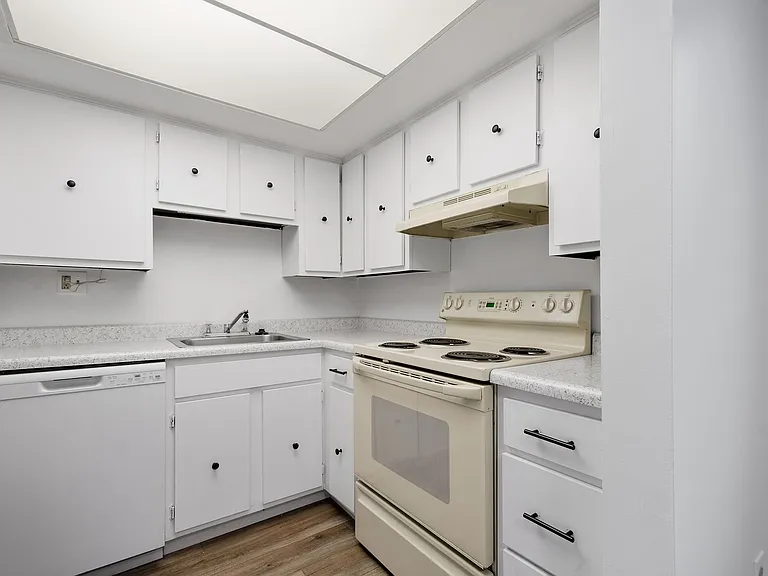 Heritage Meadows Apartments — Photo 13