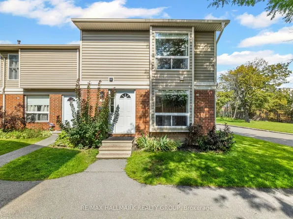 840 Cahill Dr W #31, Ottawa, ON K1V 9K5