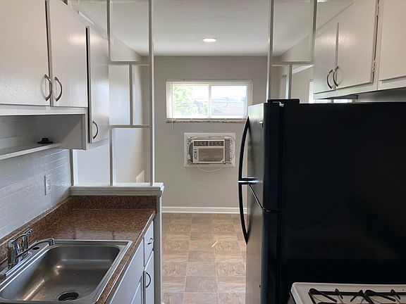 4th image of 3656 Seabrook Ave APT E