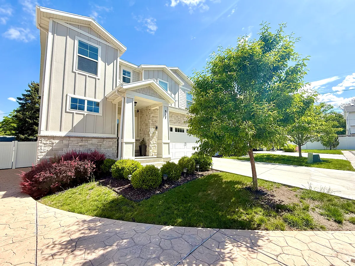 Building Photo - 917 E Queensmill Ln