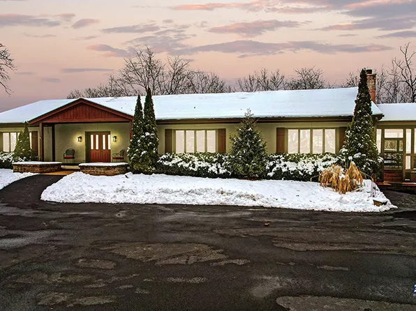 28561 W Arch Dr, Barrington, IL 60010