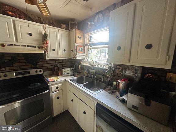 4th image of 122 E Plover Dr