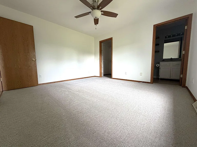 1217 Glacier Hill Dr — Photo 15
