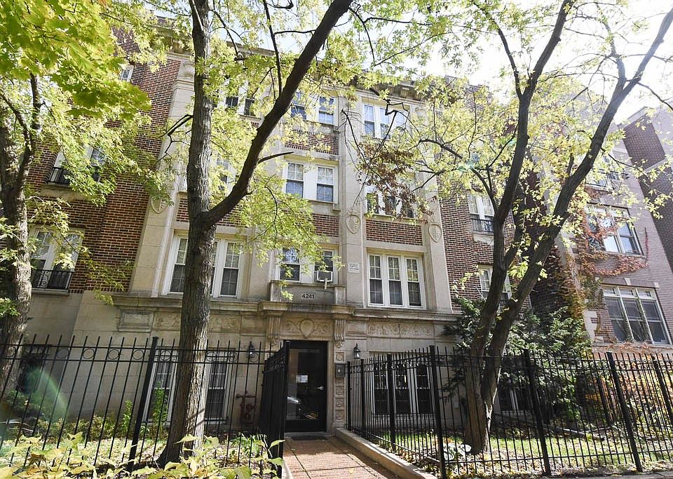1st image of 4241 N Kenmore Ave #403