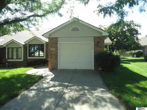 2509 S 60th St #13, Lincoln, NE 68506