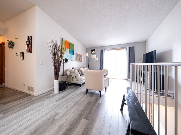 2nd image of 733 Parkside Dr