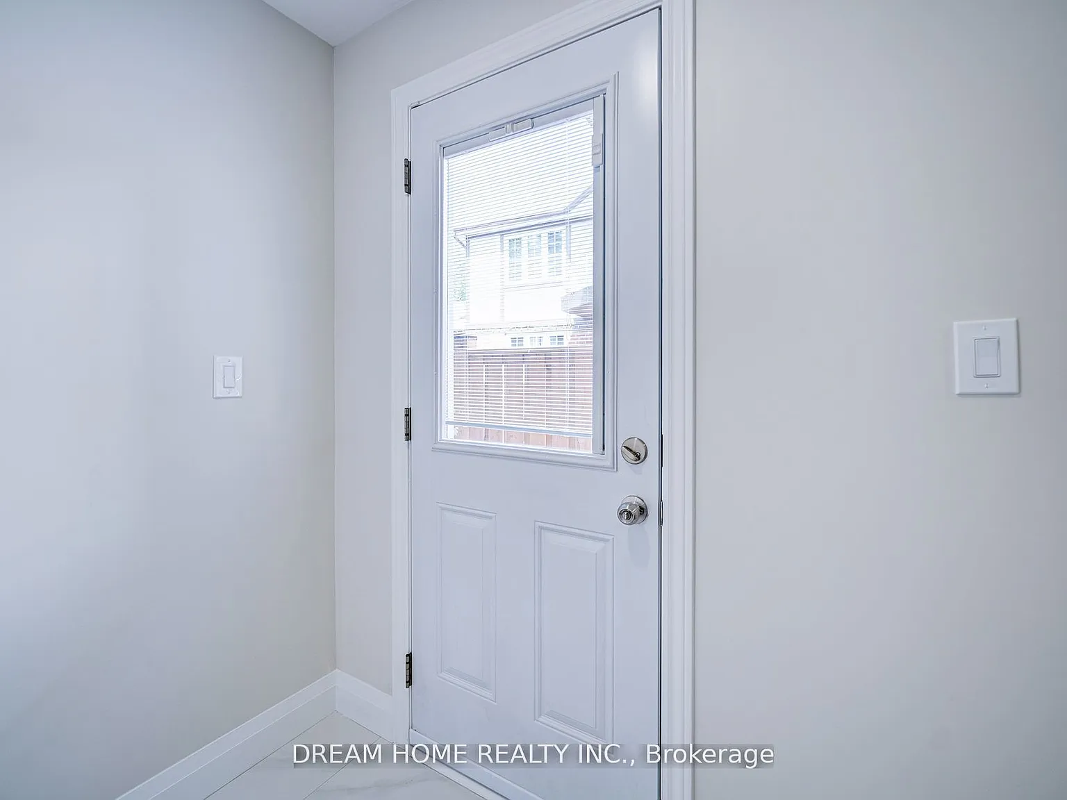 3 bed, $2,500 — Photo 3