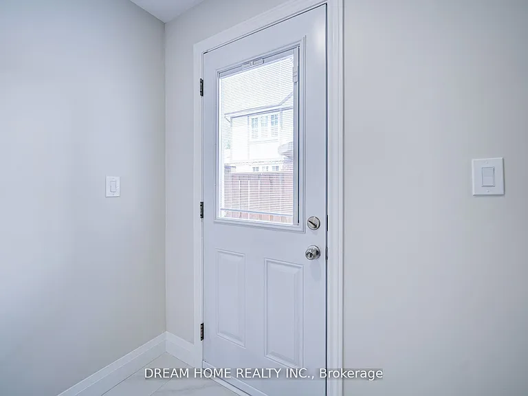 23 Manorcrest St #LOWER — Photo 3